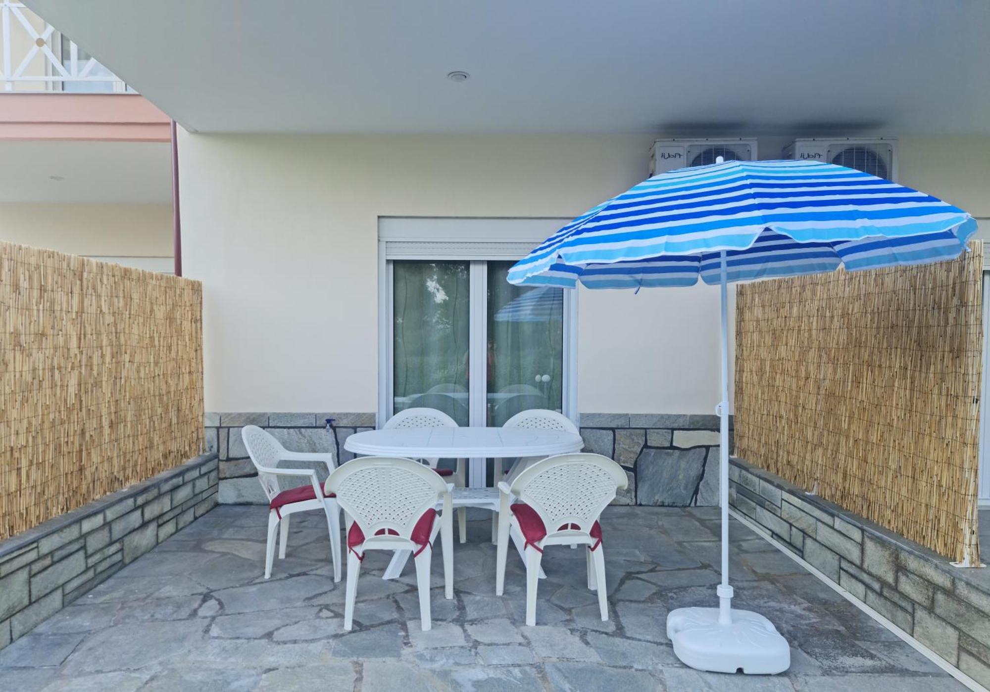 Apartments 4 You Paliouri Bilik gambar